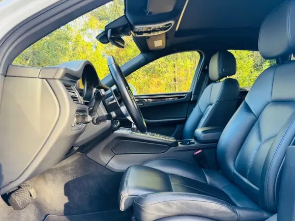 Porsche Macan S 29