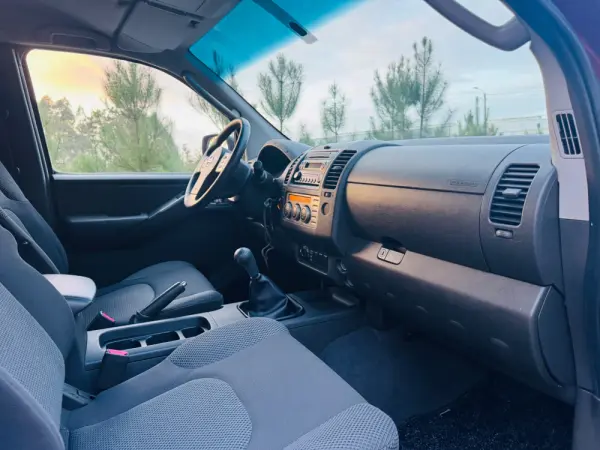 Nissan Navara 2.5 dCi CD SE Eastpak 40