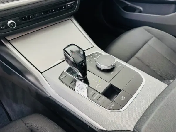 BMW 320 d Aut. Advantage 33