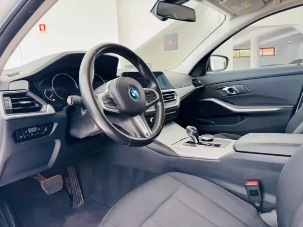 BMW 320 d Aut. Advantage 18