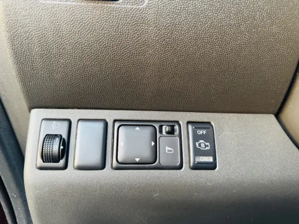 Nissan Navara 2.5 dCi CD SE Eastpak 30