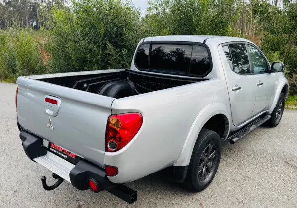 Mitsubishi L200 2.5 DI-D CD Invite AC CC 4WD 11