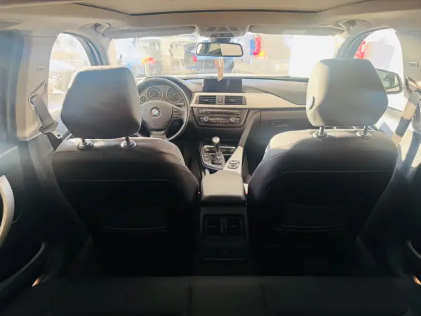 BMW 320 d Sport Line 48