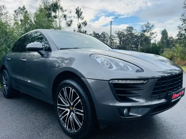 Porsche Macan S 8