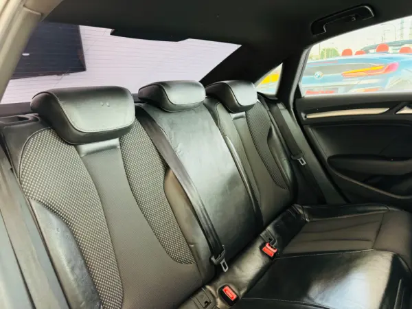 Audi A3 Limousine 2.0 TDI S-line 48