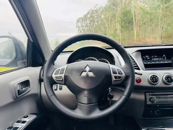 Mitsubishi L200 2.5 DI-D CD Invite AC CC 4WD 31