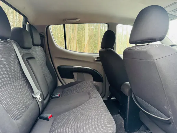 Mitsubishi L200 2.5 DI-D CD Invite AC CC 4WD 39