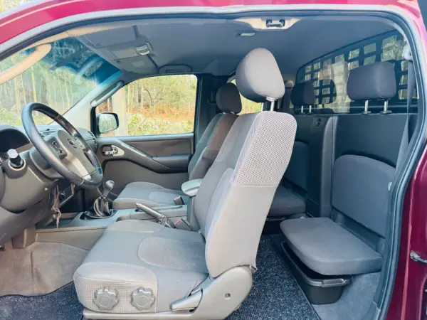 Nissan Navara 2.5 dCi CD SE Eastpak 26