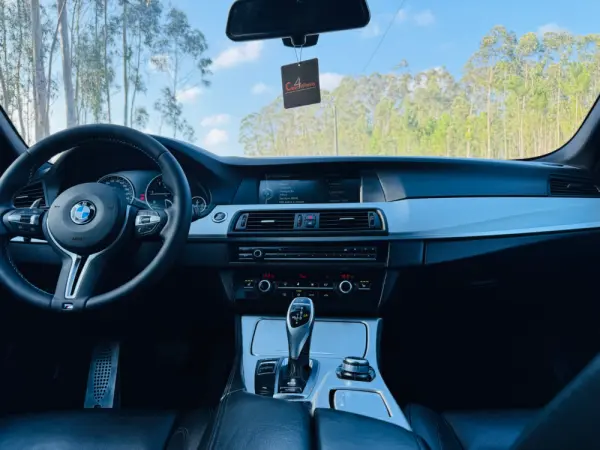 BMW 520 d Pack M Auto 35