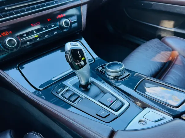 BMW 530 d Pack M Auto 34