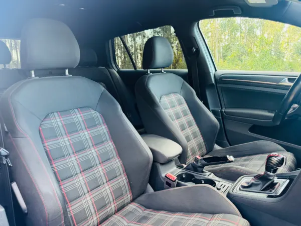 Volkswagen Golf 2.0 TSi GTi DSG Performance 37