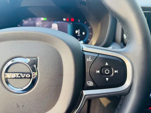 Volvo XC 60 2.0 B4 Inscription Geartronic 28