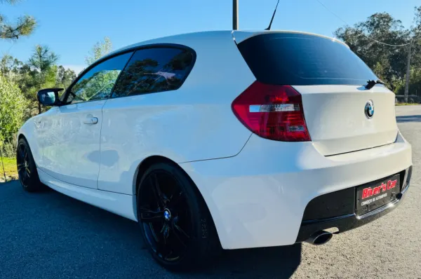 BMW 118 d Pack M 13