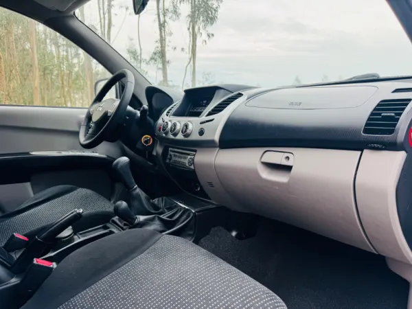 Mitsubishi L200 2.5 DI-D CD Invite AC CC 4WD 34