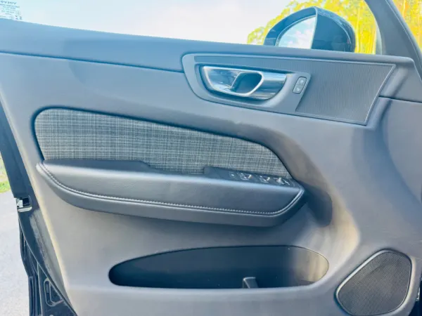 Volvo XC 60 2.0 B4 Inscription Geartronic 19