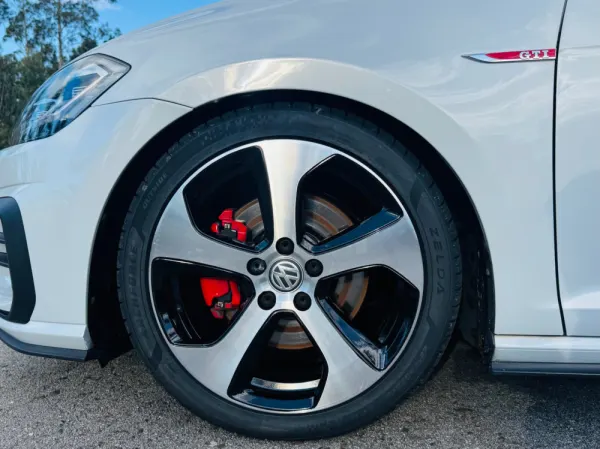 Volkswagen Golf 2.0 TSi GTi DSG Performance 10