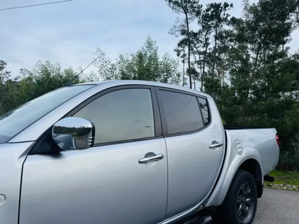 Mitsubishi L200 2.5 DI-D CD Invite AC CC 4WD 5