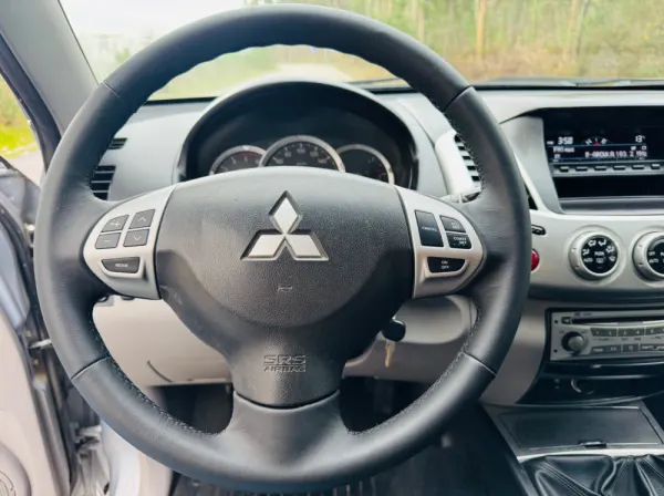 Mitsubishi L200 2.5 DI-D CD Invite AC CC 4WD 23