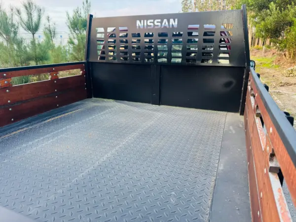 Nissan Navara 2.5 dCi CD SE Eastpak 21