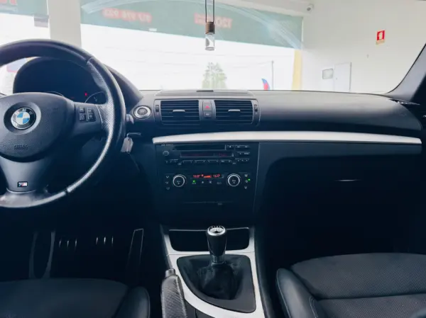 BMW 118 d Pack M 27