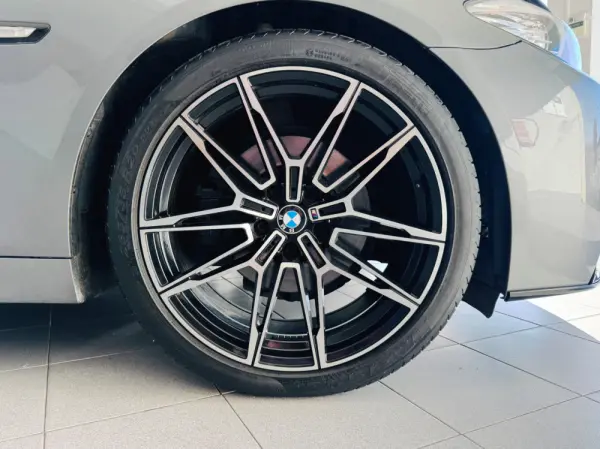 BMW 520 d Pack M Auto 8