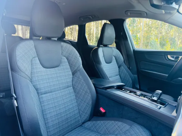 Volvo XC 60 2.0 B4 Inscription Geartronic 46