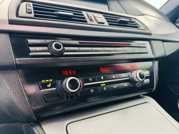 BMW 520 d Pack M Auto 28