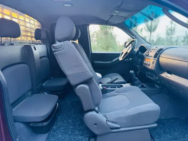 Nissan Navara 2.5 dCi CD SE Eastpak 41