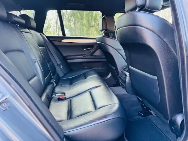 BMW 520 d Pack M Auto 43