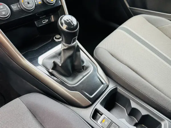 Volkswagen T-Roc 1.0 TSI Style 28