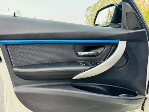 BMW 320 d Pack M Auto 18