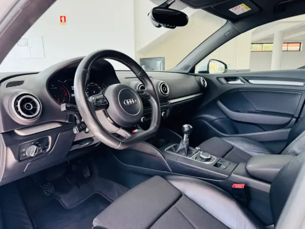 Audi A3 Limousine 2.0 TDI S-line 21