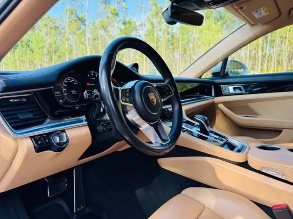 Porsche Panamera Sport Turismo 4 E-Hybrid 28