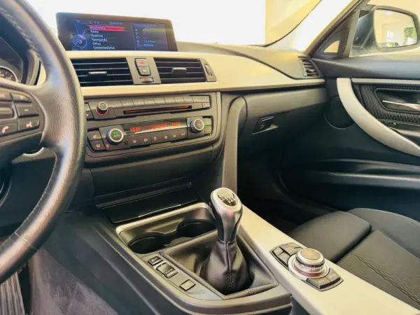 BMW 320 d Sport Line 36