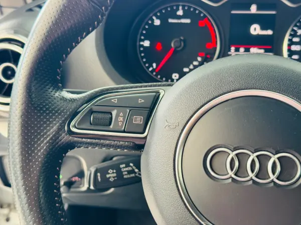 Audi A3 Limousine 2.0 TDI S-line 24