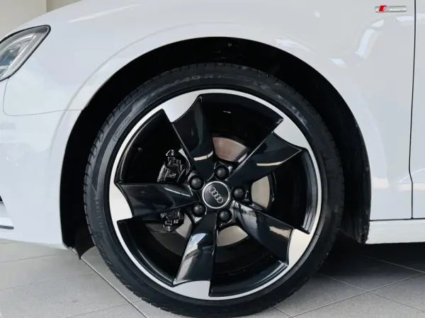 Audi A3 Limousine 2.0 TDI S-line 4