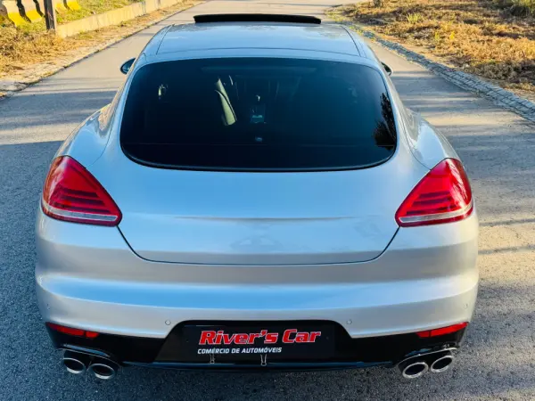 Porsche Panamera Platinum Edition 12