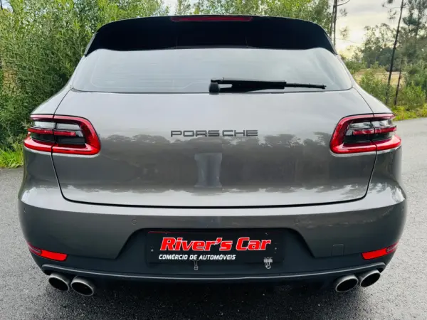 Porsche Macan S 13