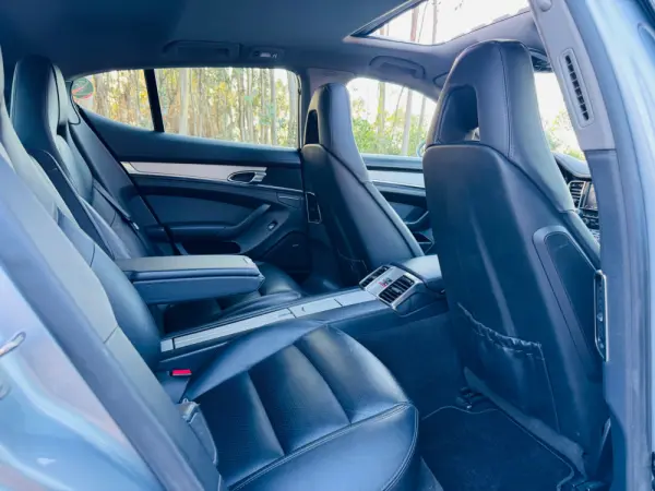 Porsche Panamera Platinum Edition 49