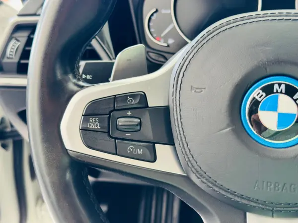 BMW 320 d Aut. Advantage 21