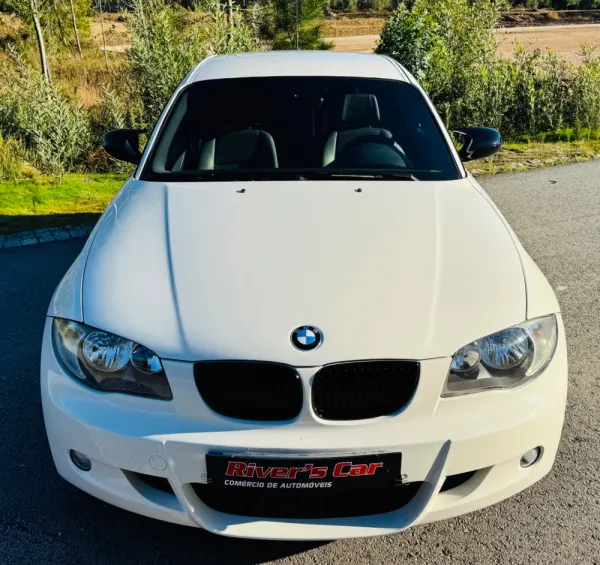 BMW 118 d Pack M 6