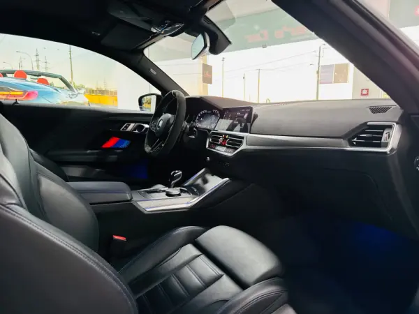 BMW M240i xDrive Auto 36