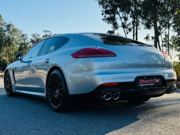Porsche Panamera Platinum Edition 13