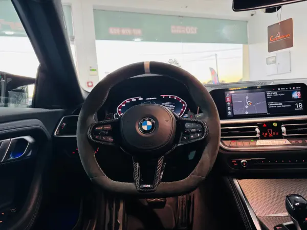 BMW M240i xDrive Auto 33