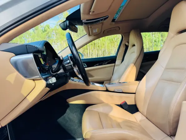 Porsche Panamera Sport Turismo 4 E-Hybrid 26