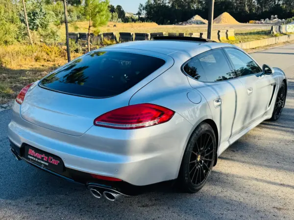 Porsche Panamera Platinum Edition 10