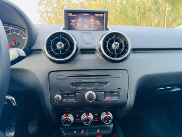 Audi A1 1.6 TDI S-line 27