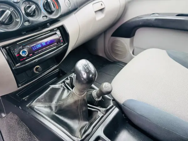 Mitsubishi L200 2.5 DI-D CD Intense AC/JLL 22