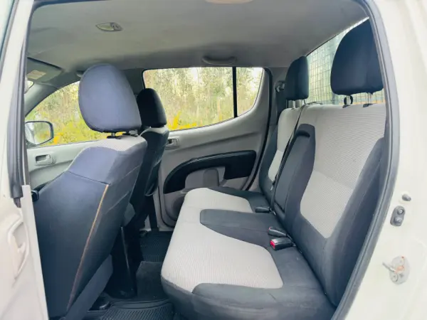 Mitsubishi L200 2.5 DI-D CD Intense AC/JLL 28