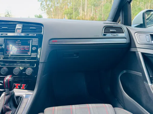 Volkswagen Golf 2.0 TSi GTi DSG Performance 33